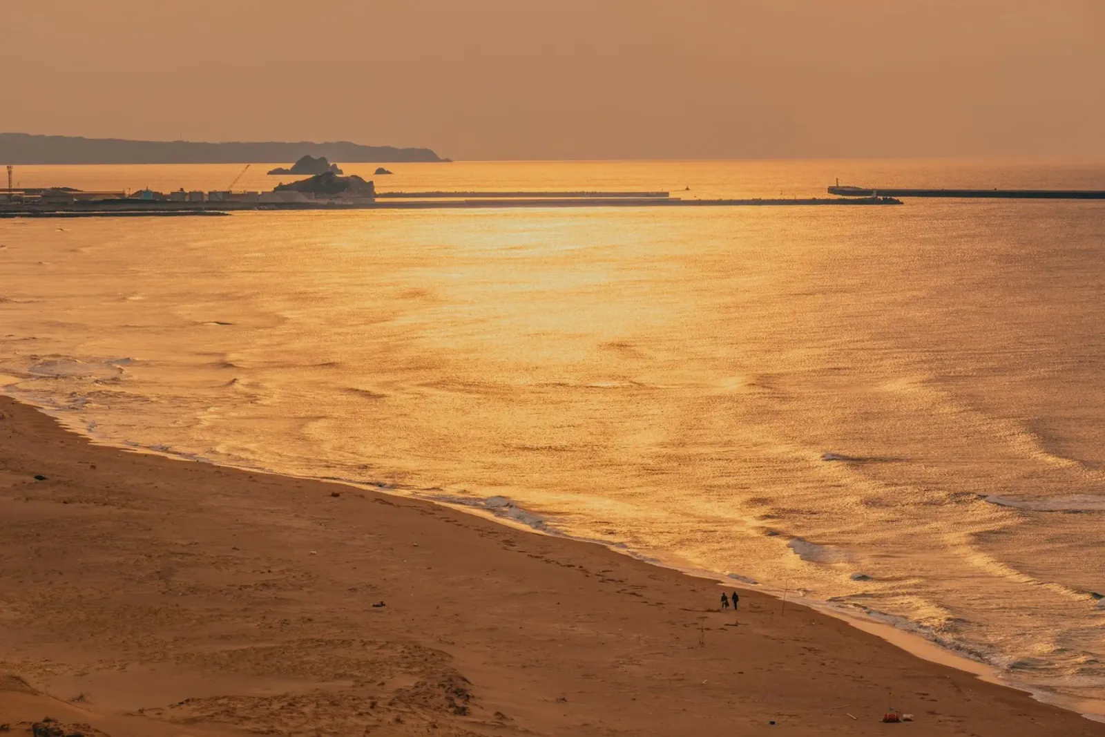 Tramonto nel deserto di Tottori, Giappone pellicola backlit da Marcel Bisig