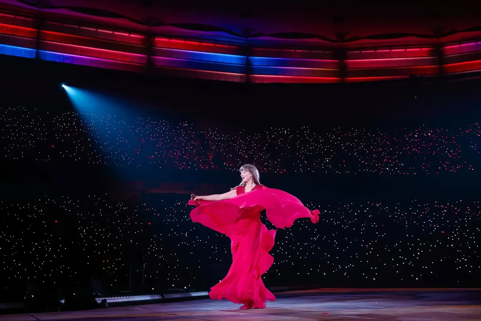 L'influenza di Taylor Swift su una generazione pellicola backlit da dfgtfdt