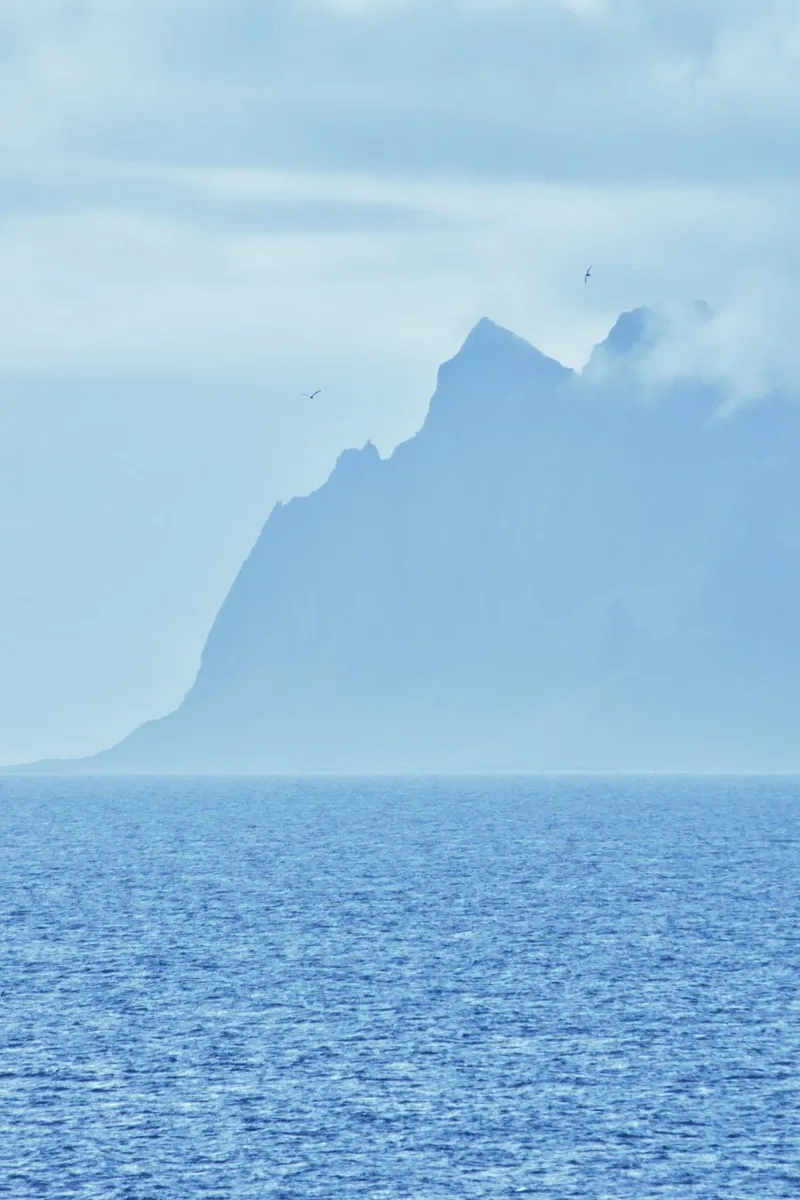 Mountains out of the sea canvas by Fjöllart