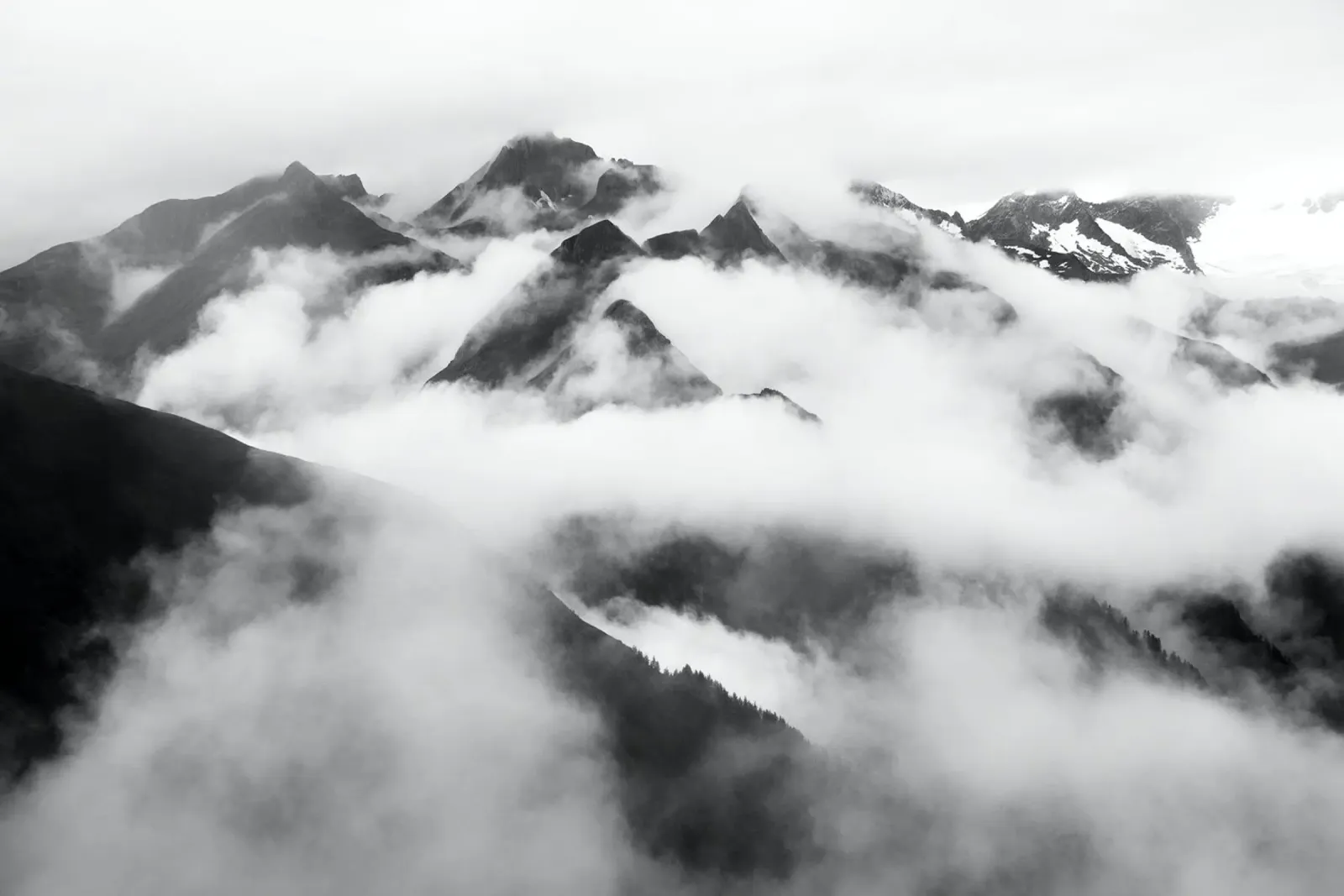 Moody mountains pellicola backlit da Fjöllart