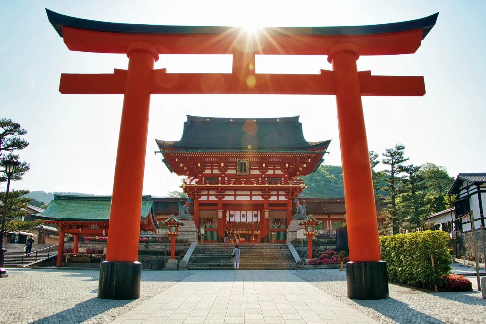Fushimi Inari-taisha - Heilige rote Torii-Tore in Kyoto Leinwand von Ben & Clo creations