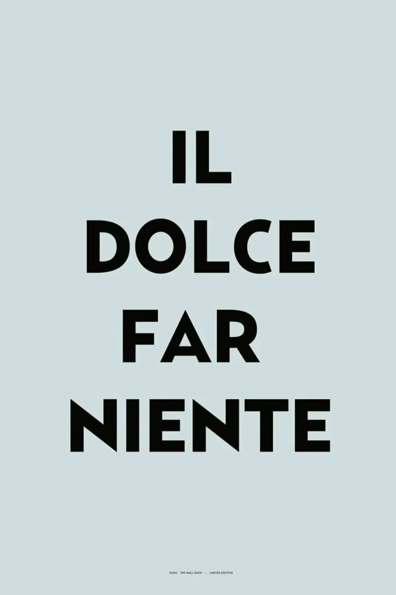 Il dolce far niente poster con telaio in plastica da The Wall Shop