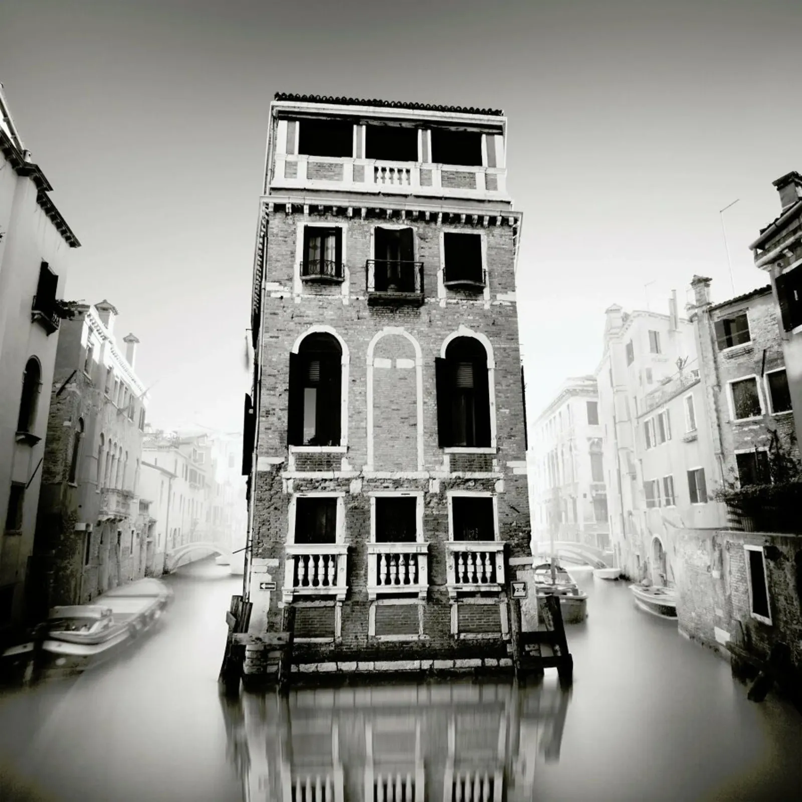Palazzo Tetta pellicola backlit da Håggard Photography | Ronny Behnert