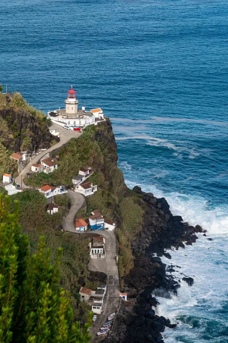 Farol do Arnel ligthouse in Azores pellicola backlit da anderm