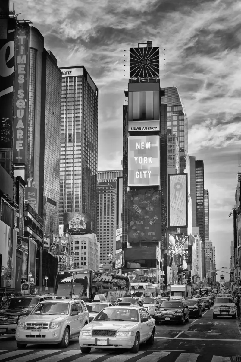 NEW YORK CITY Times Square | Monochrom pellicola backlit da Melanie Viola
