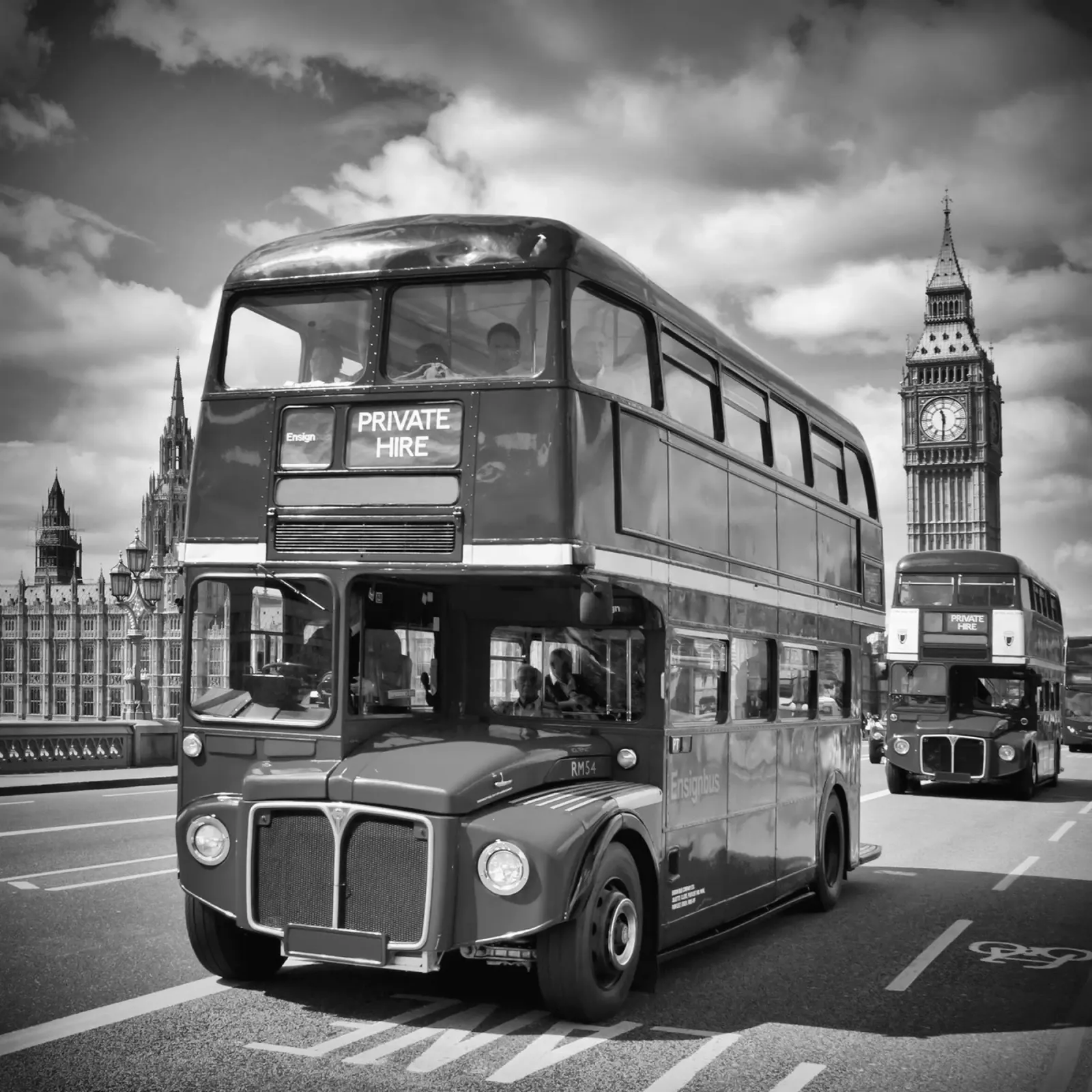 LONDRA Classica scena di strada poster con telaio in alluminio da Melanie Viola