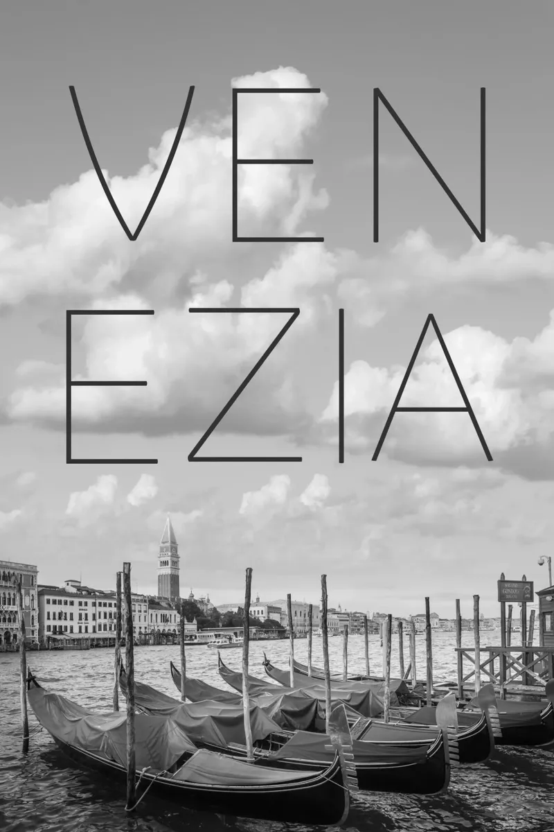 VENEZIA Canal Grande e Torre del Marchese | Testo & Skyline poster con telaio in alluminio da Melanie Viola