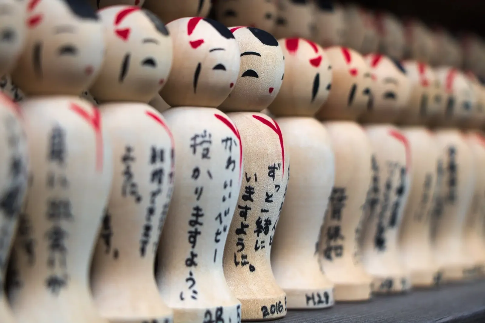 Charming Kokeshi Dolls – A Symbol of Japanese Tradition hahnemühle by Ben & Clo creations