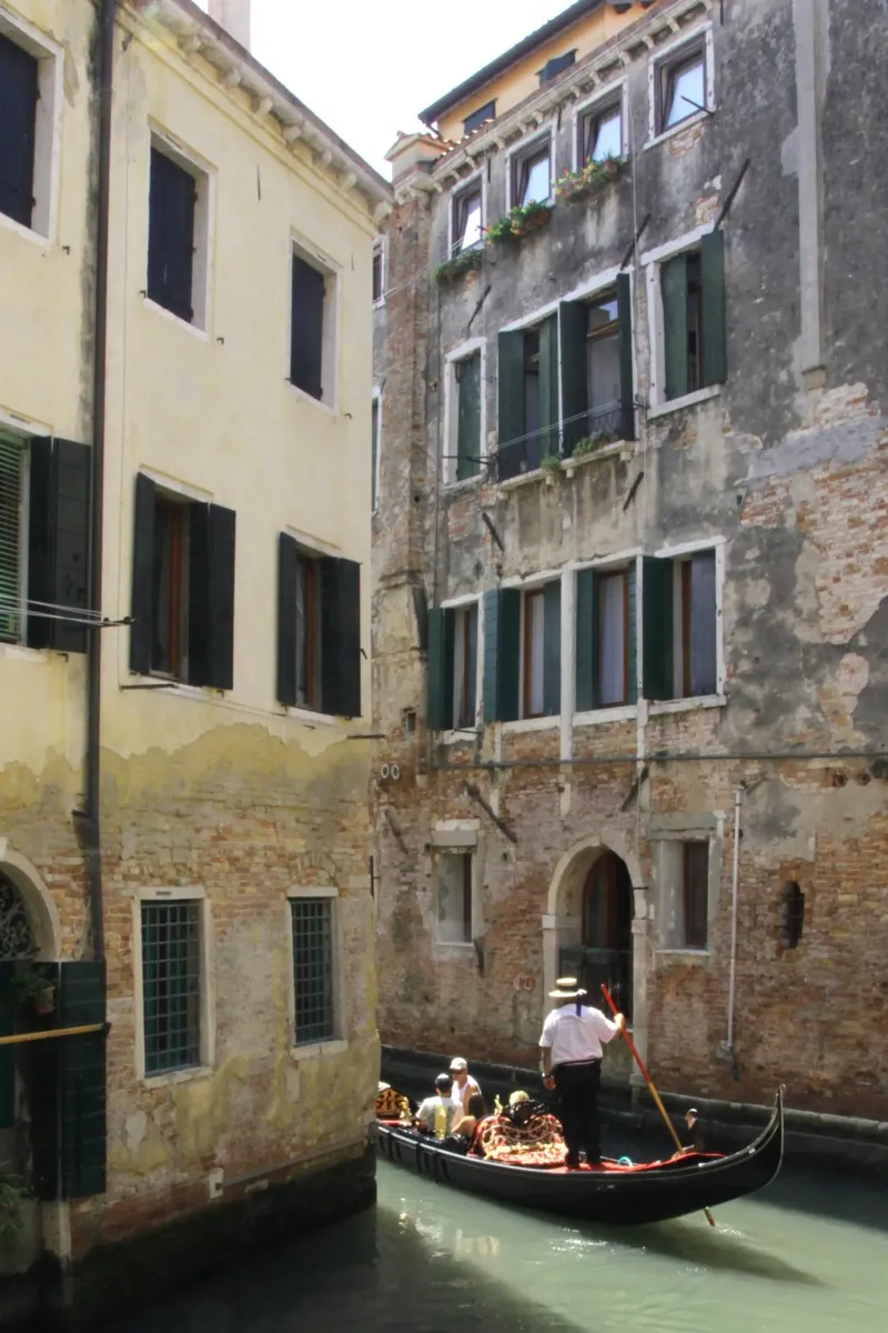 Venedig 05 plexiglass da eyes & tries