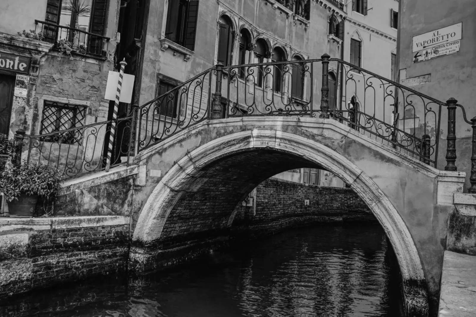 Al Vaporetto , Venedig Italien 2022 Acryl-Glas von amuellerfotografie