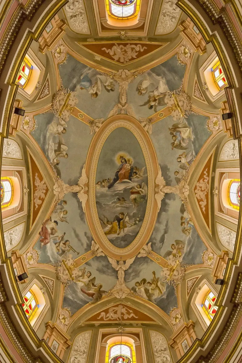 Cupola di una chiesa con affreschi antichi pellicola backlit da Curious Collections by Marielle Leenders