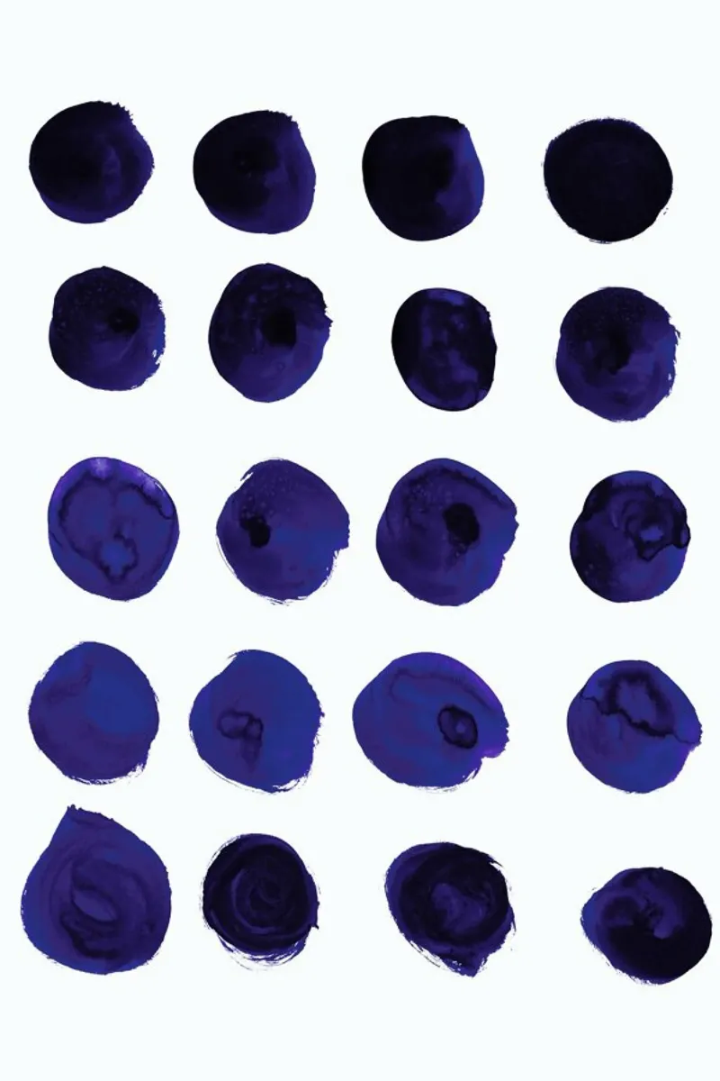 Blue Dots pellicola backlit da Amy Sia