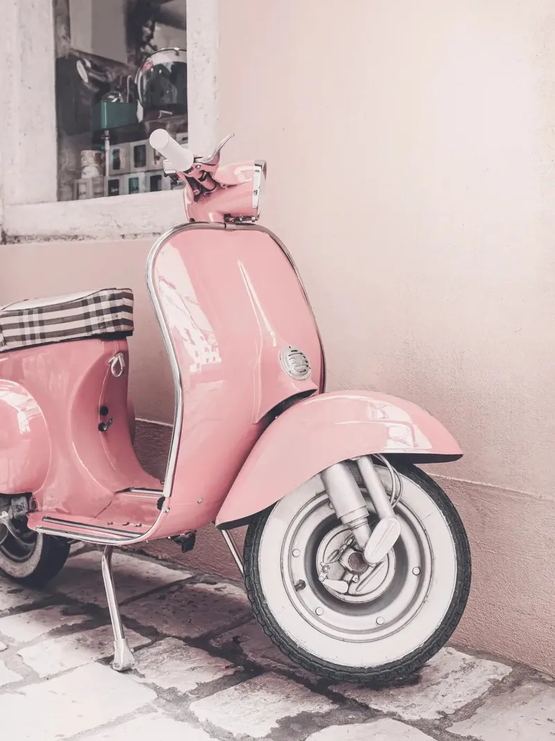 Vespa d'epoca - Scooter dal design retrò plexiglass da Whole©