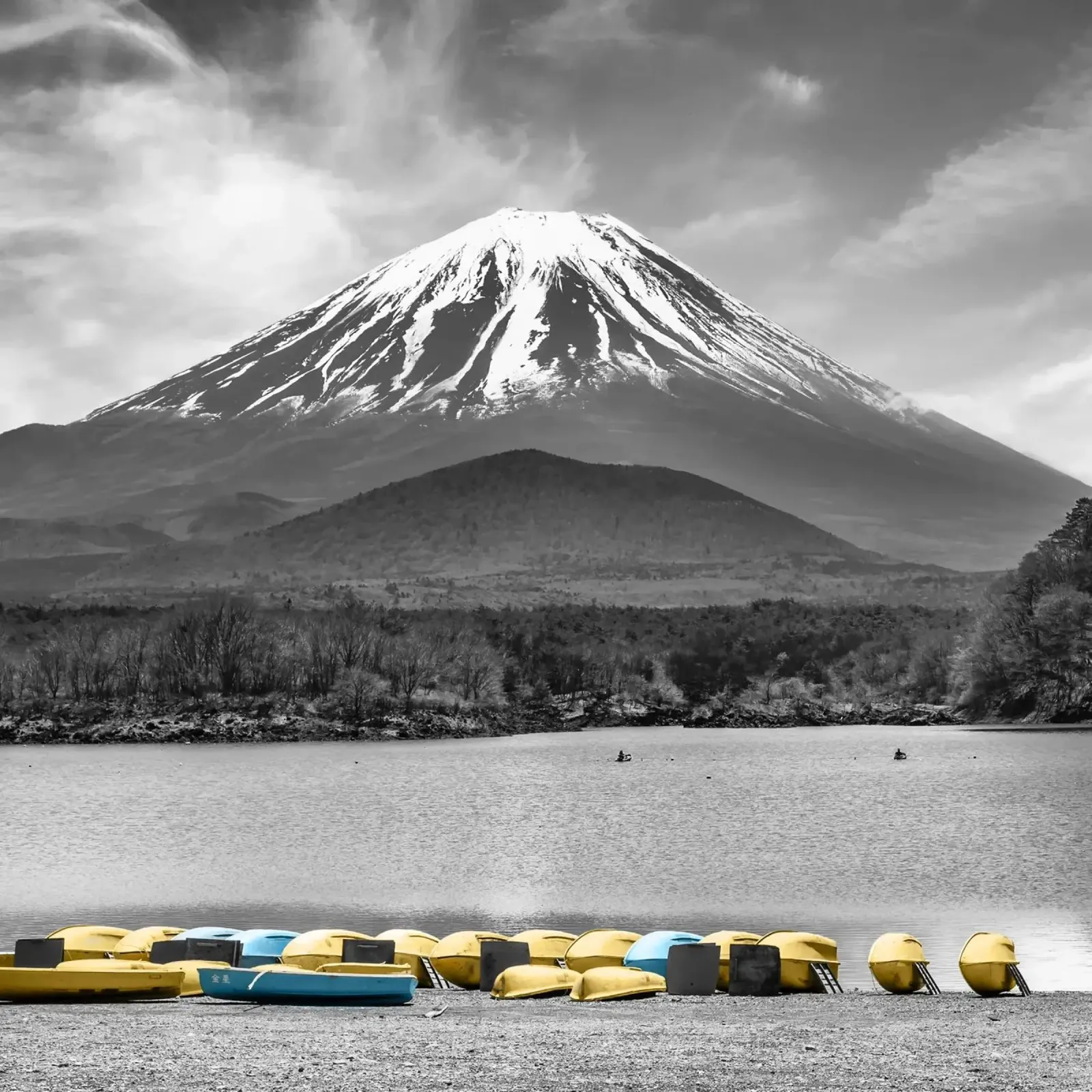 L'incantevole lago Shoji con il maestoso monte Fuji | colourkey poster con telaio in legno da Melanie Viola