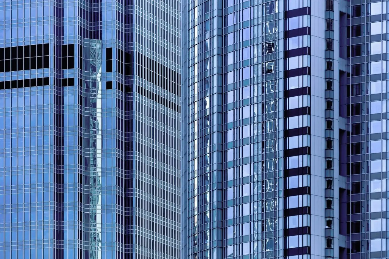 Façade. Hong Kong pellicola backlit da Simon Butterworth