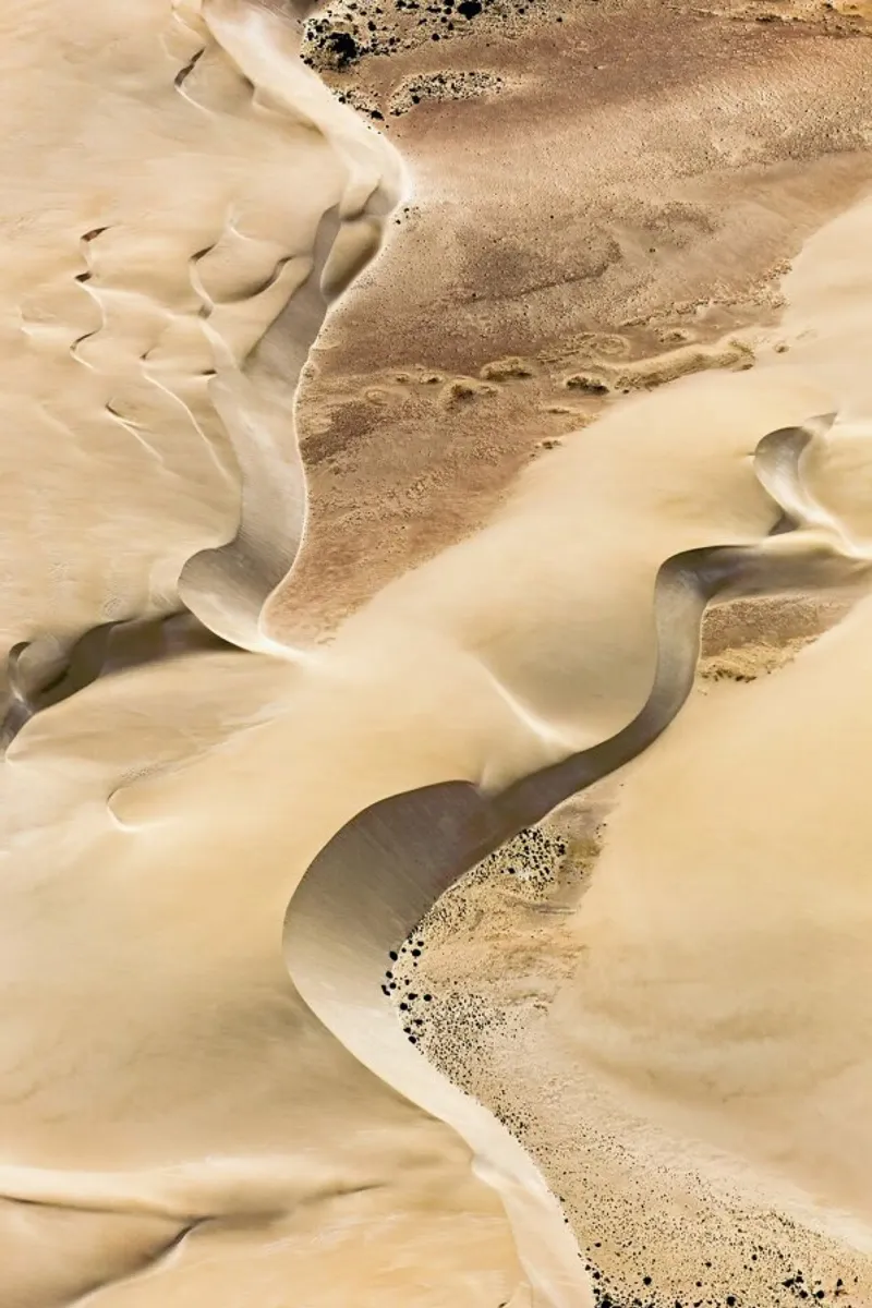 Shark Bay 1 pellicola backlit da Simon Butterworth
