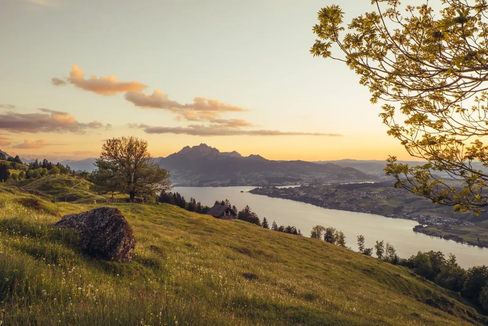 Swiss Mountain Sunset pellicola backlit da Marcel Bisig