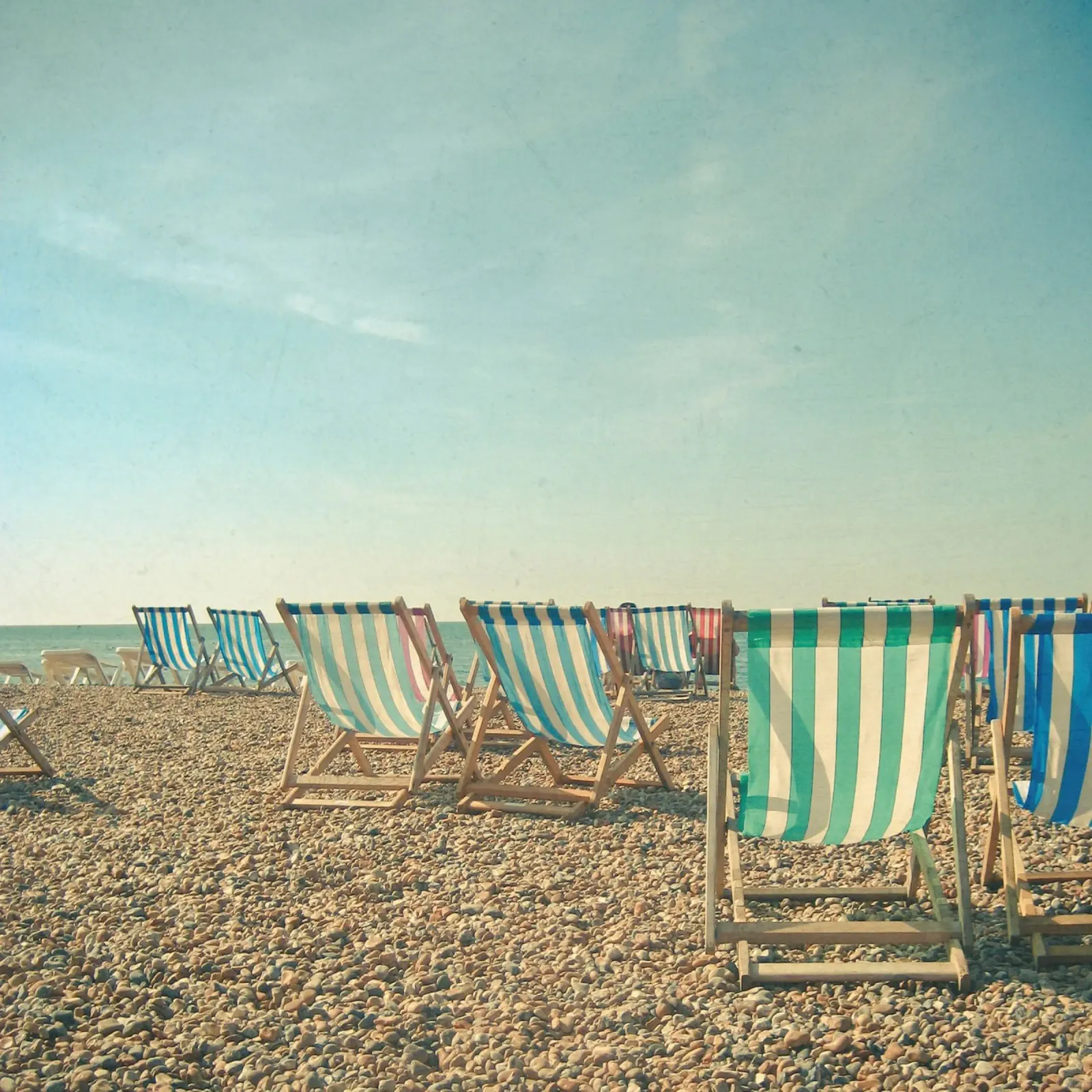Vue sur la mer poster de Cassia Beck Photography