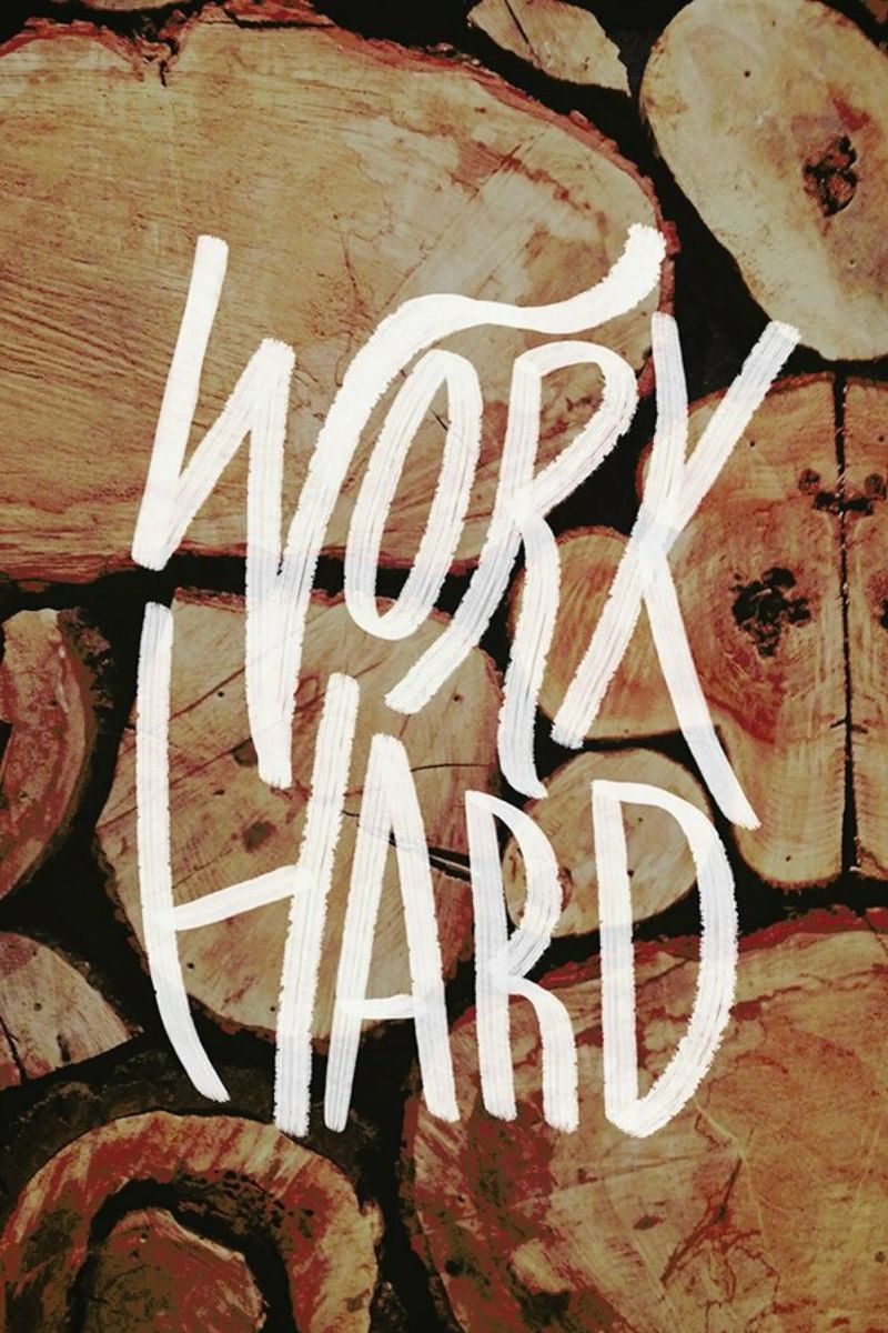 Work Hard plexiglass da Leah Flores