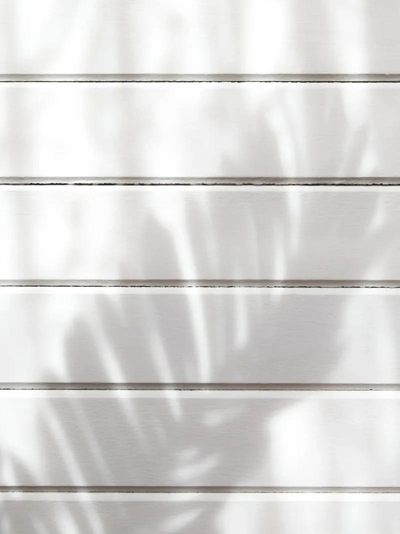 Schattenspiel auf Holz – Minimalistische Eleganz Hahnemühle von Whole©