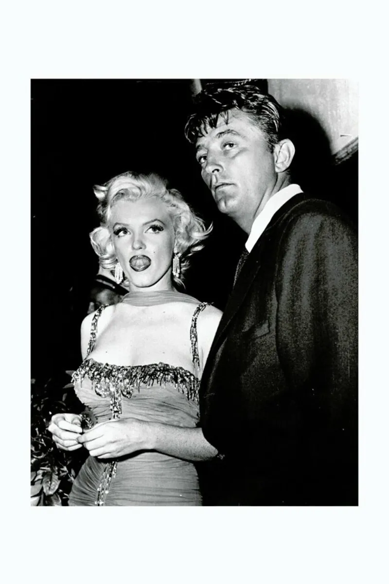 Marilyn Monroe and Robert Mitchum, 1953 pellicola backlit da Gallery Print and Art Limited