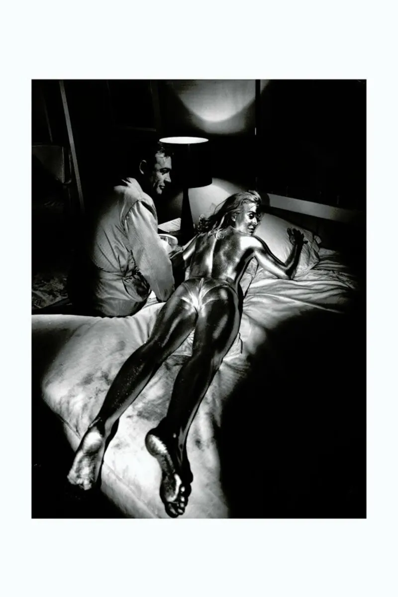 Sean Connery in Goldfinger, 1964 carta hahnemühle da Gallery Print and Art Limited