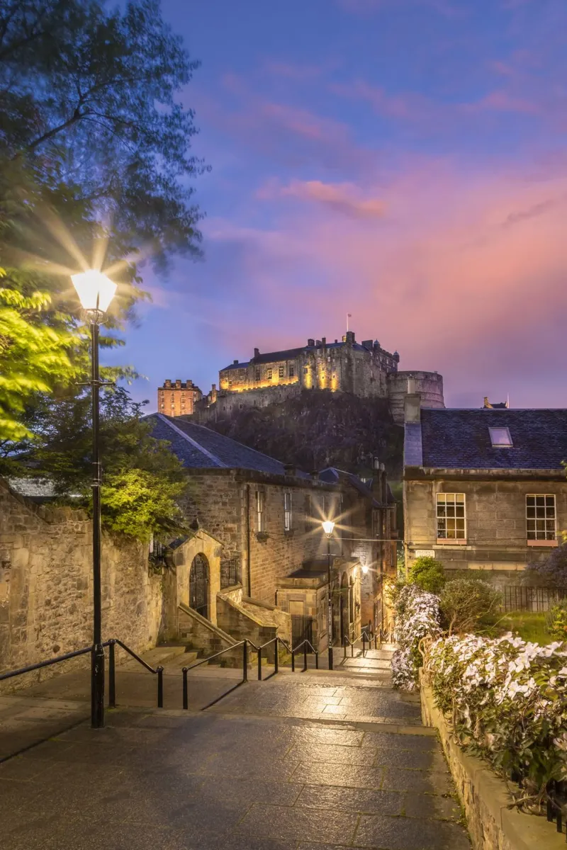 Tramonto al castello di Edimburgo tela con Cornice a cassetta da Melanie Viola