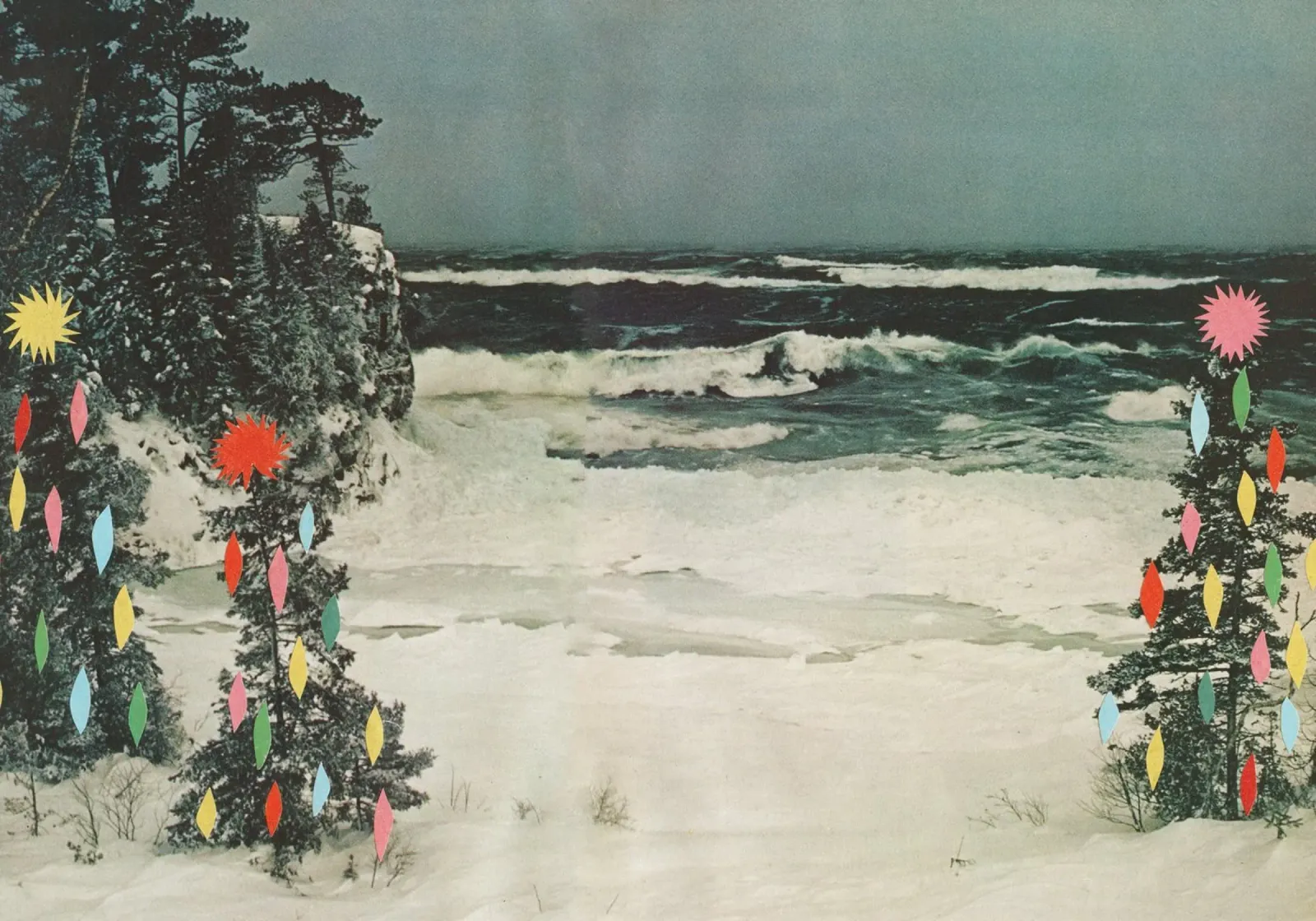 Spiaggia di Natale poster con telaio in legno da Cassia Beck Collage