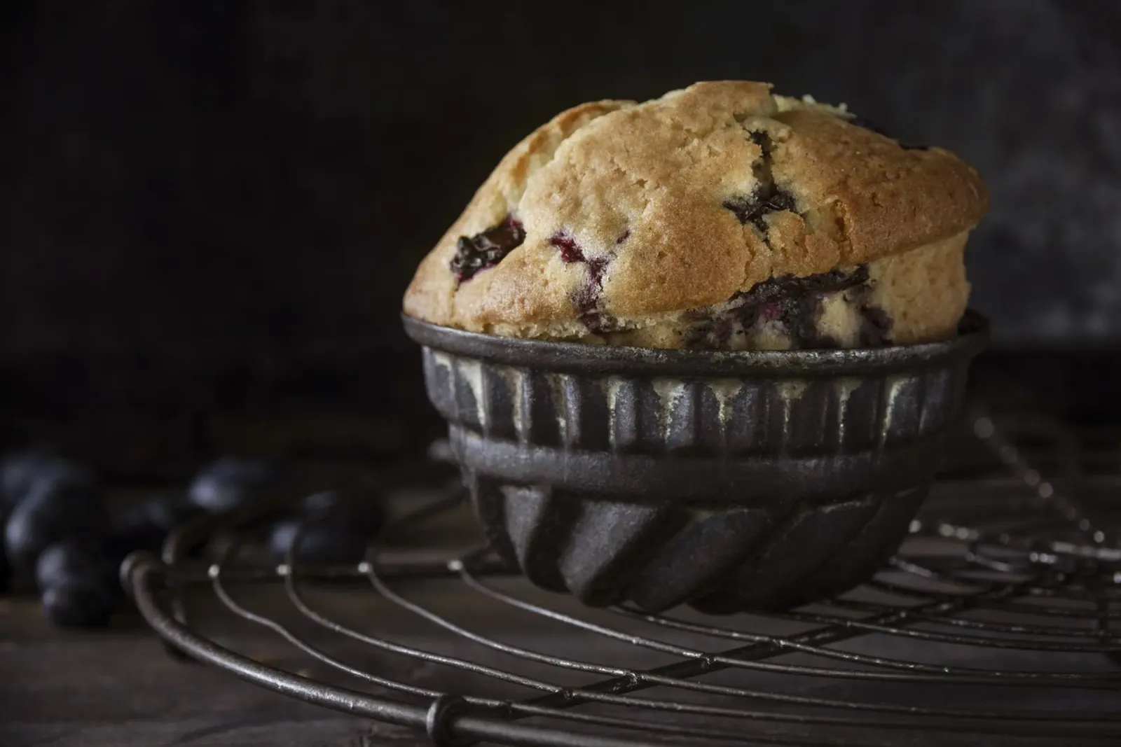 Muffin ai mirtilli pellicola backlit da Barbara Buderath Fotodesign