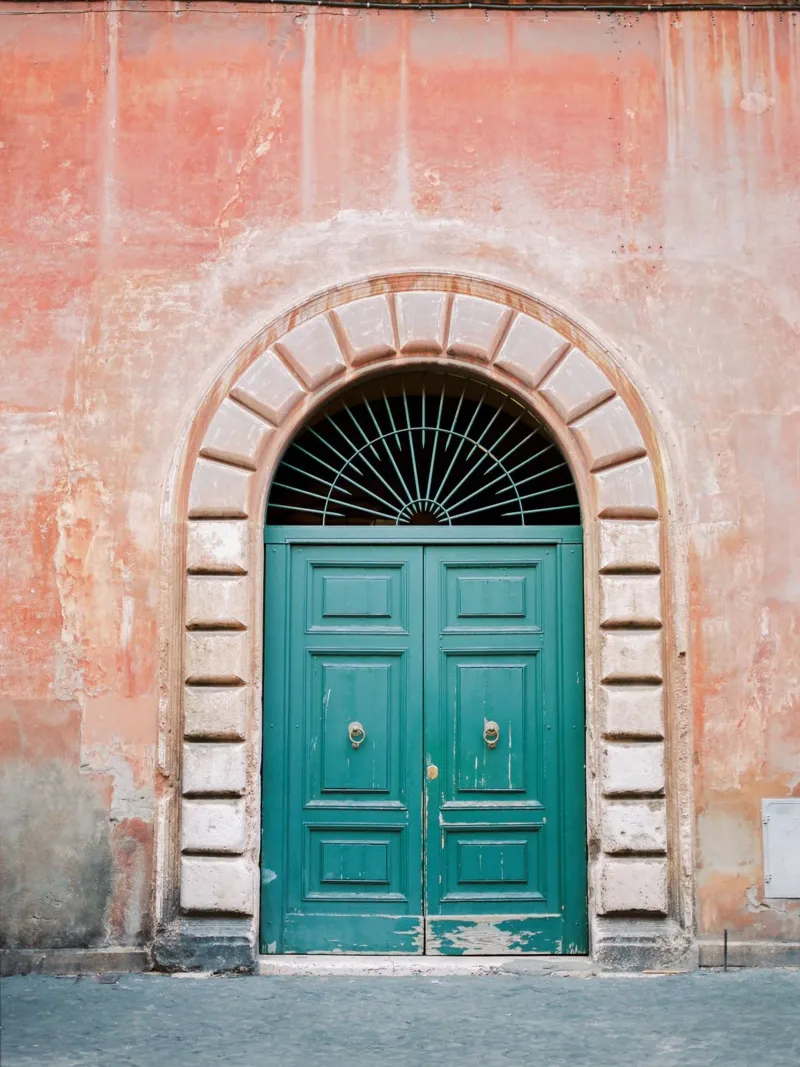 Trastevere on film - Rome Italy Travel Photography poster met houten frame van Raisa Zwart Photography