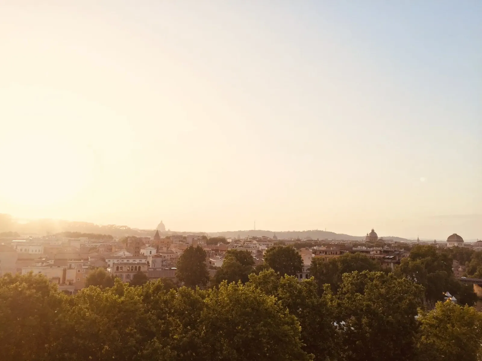 Rome dans la douce lumière du soir, Italie, paysage poster avec cadre en bois de Lisa Jureczko Arts Illustration