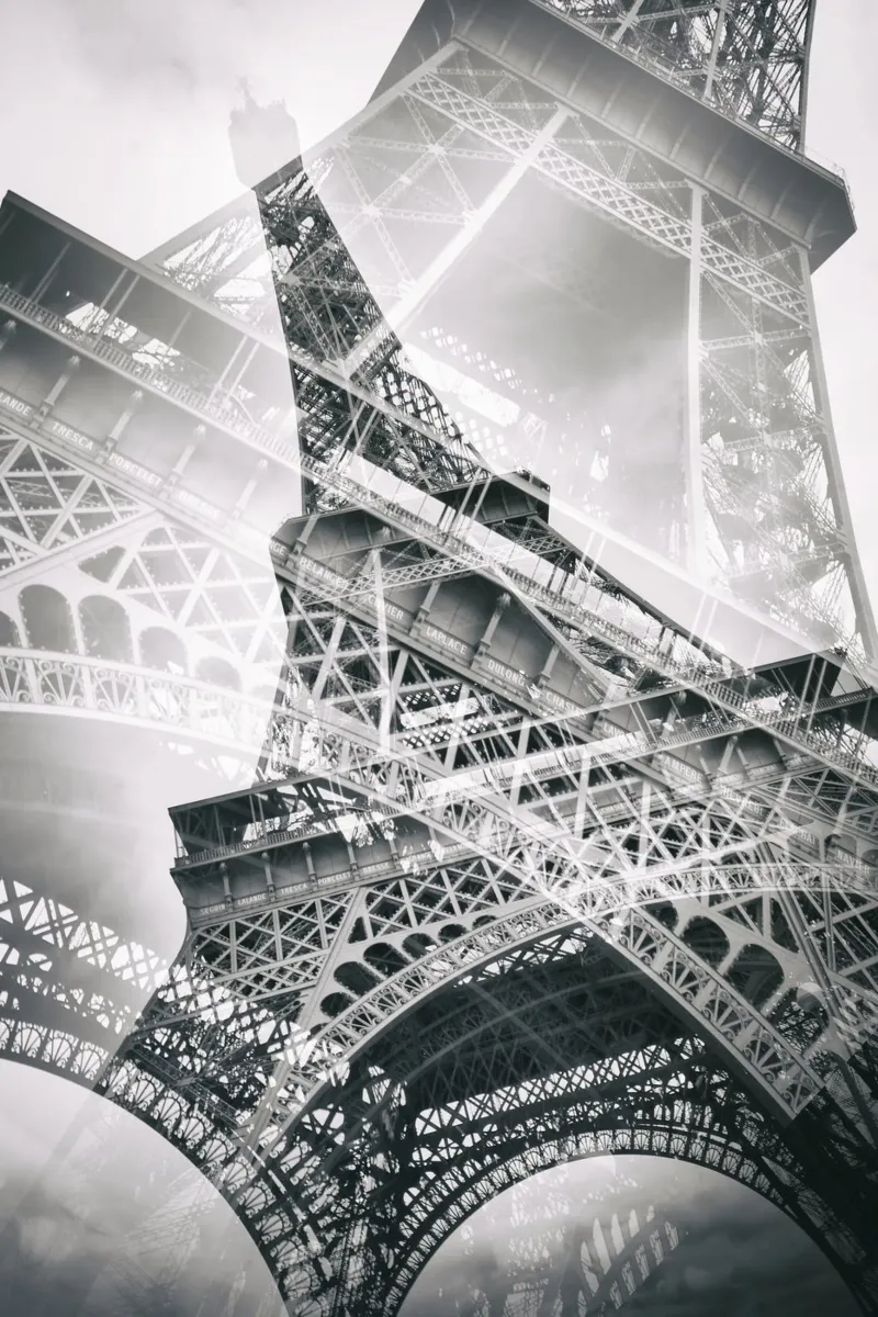 La doppia Torre Eiffel plexiglass da Melanie Viola