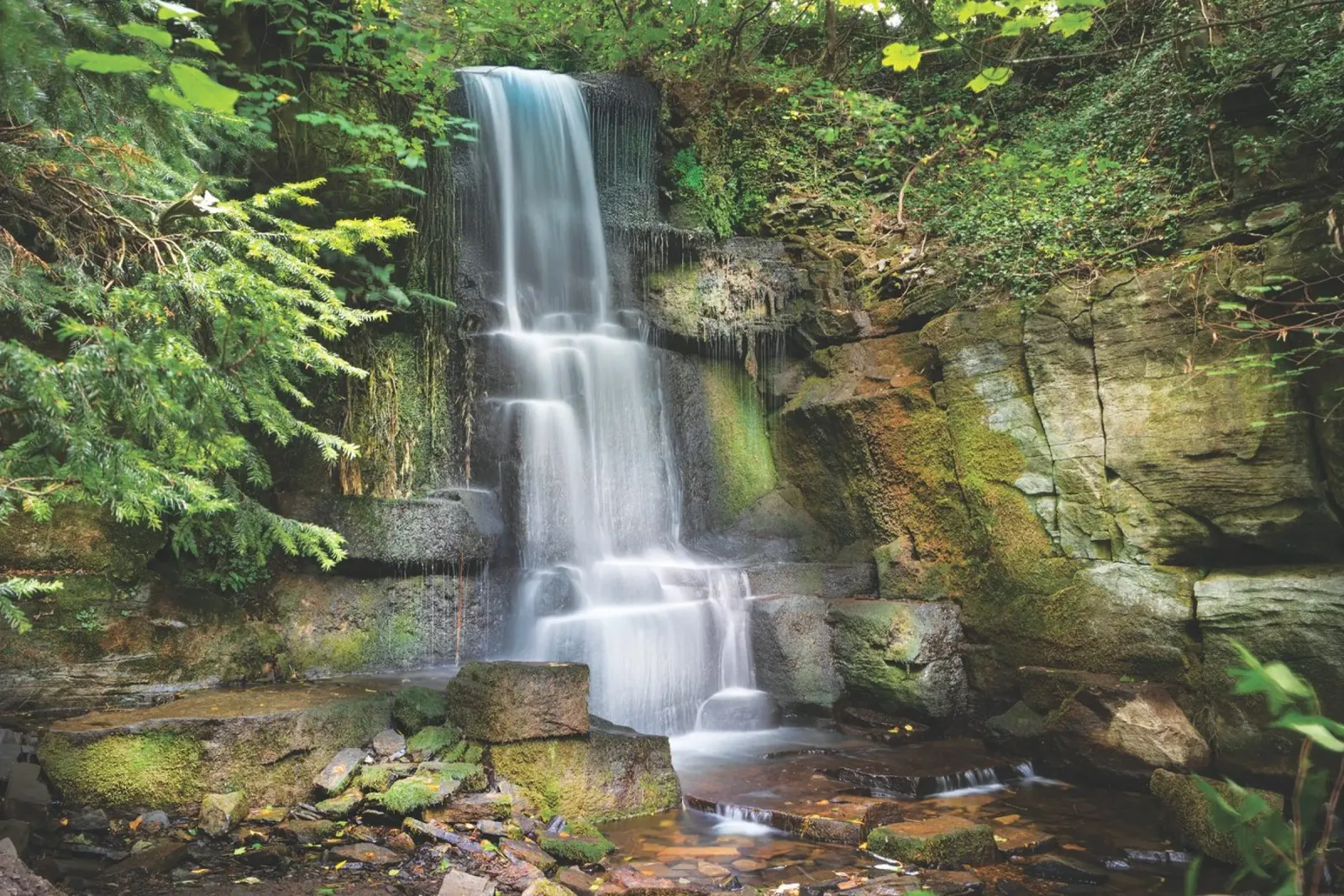 Cascate dello Yorkshire pellicola backlit da Dave Hare Photography