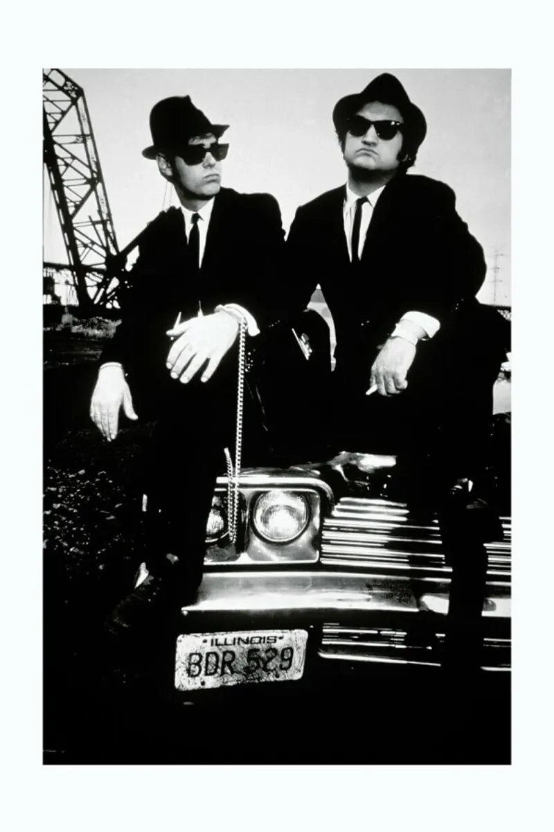 Dan Akroyd and John Belushi in Blues Brothes, 1980 poster avec cadre en plastique de Gallery Print and Art Limited