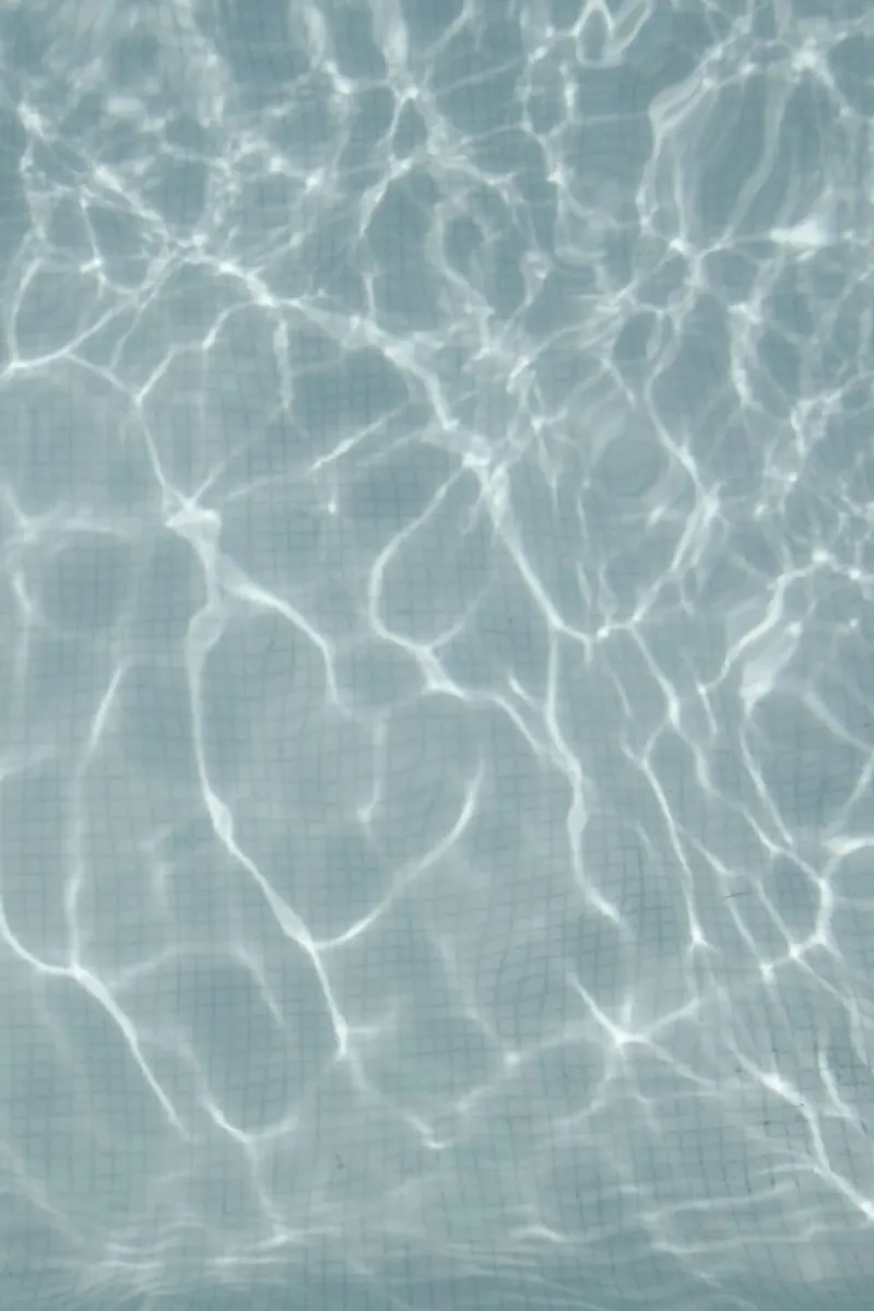 Endless Summer - WATER - Swimming Pool poster con telaio in plastica da Studio Nahili