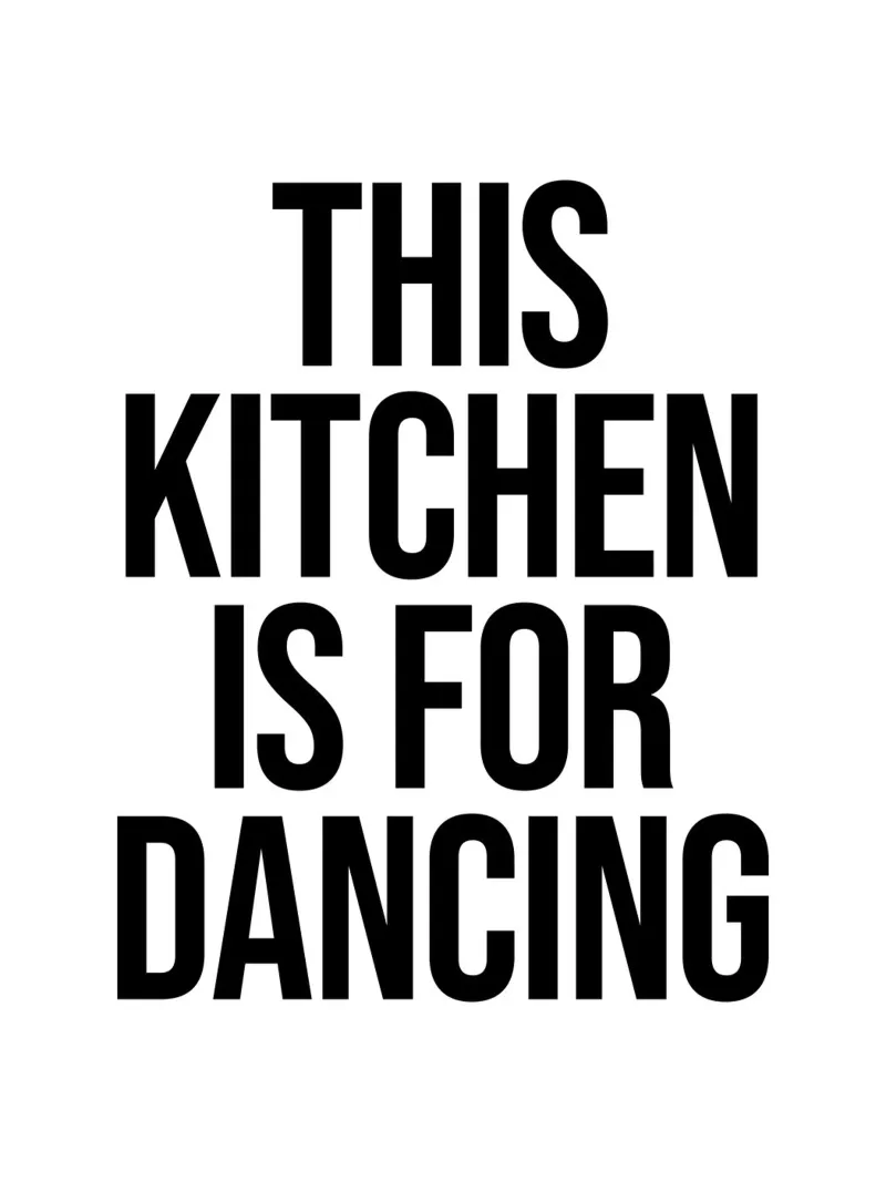 Questa cucina è per il ballo preventivo poster con telaio in legno da Paigaam Studio
