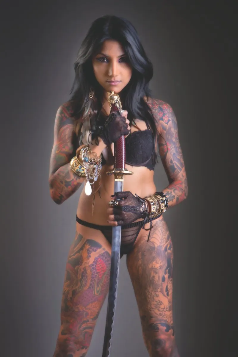 Samurai dipinto pellicola backlit da Dave Hare Photography