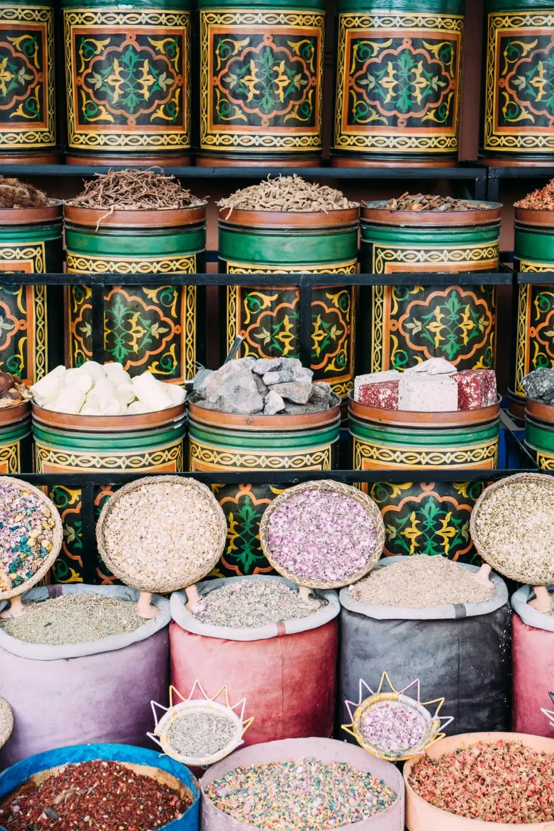 Spices in Marrakech pellicola backlit da patiphotography