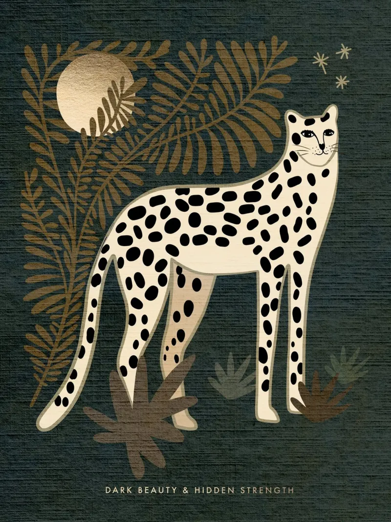 Gatto selvatico scuro e lunatico Ghepardo "Bellezza oscura forza nascosta". poster con telaio in legno da Dominique Vari