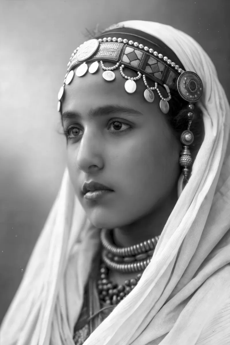 Yalas - Ritratto di una giovane donna amazigh poster da Amazigh