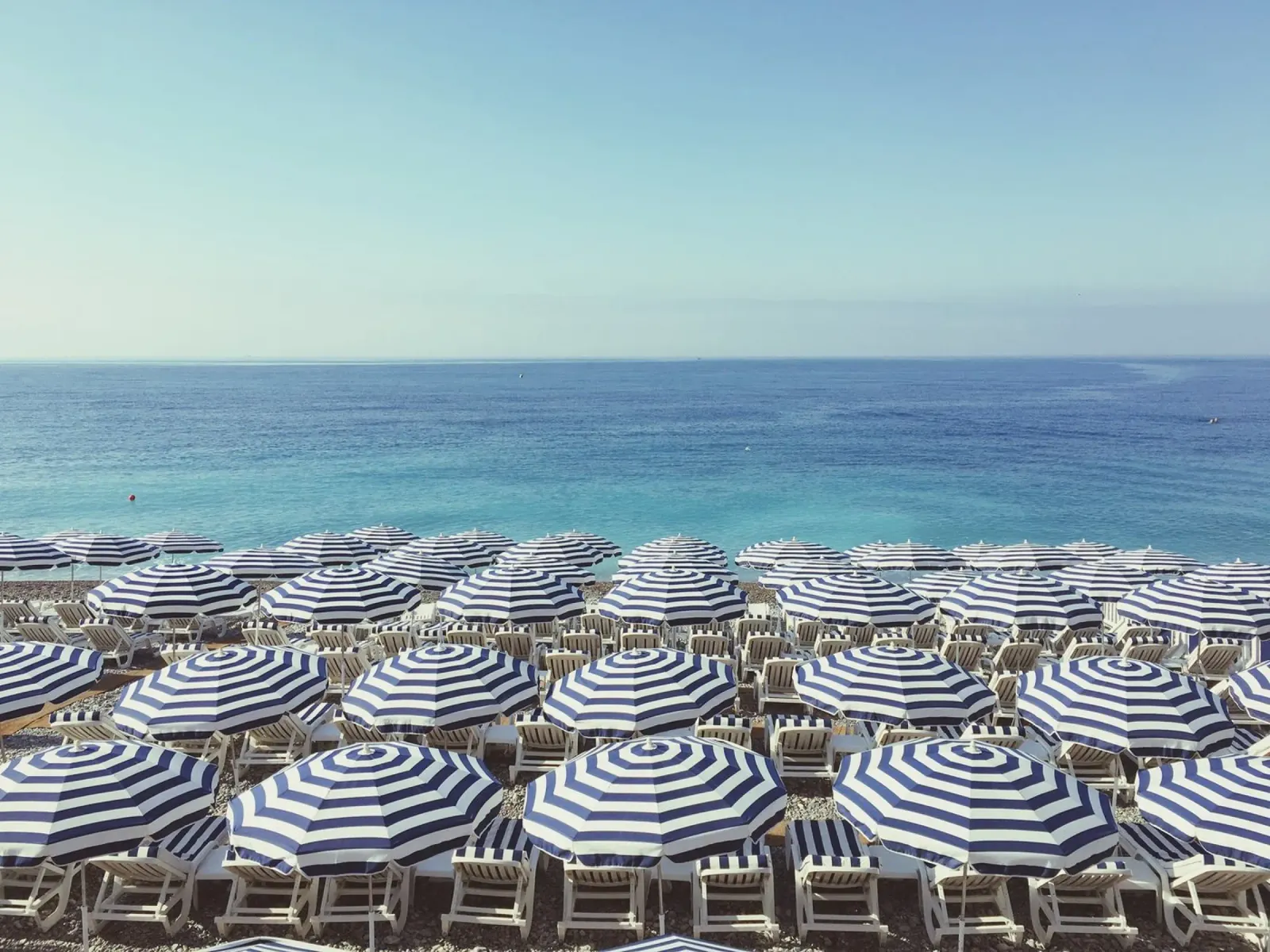 Sud della Francia Umbrella Beach Club pannello forex da TheTravelClub