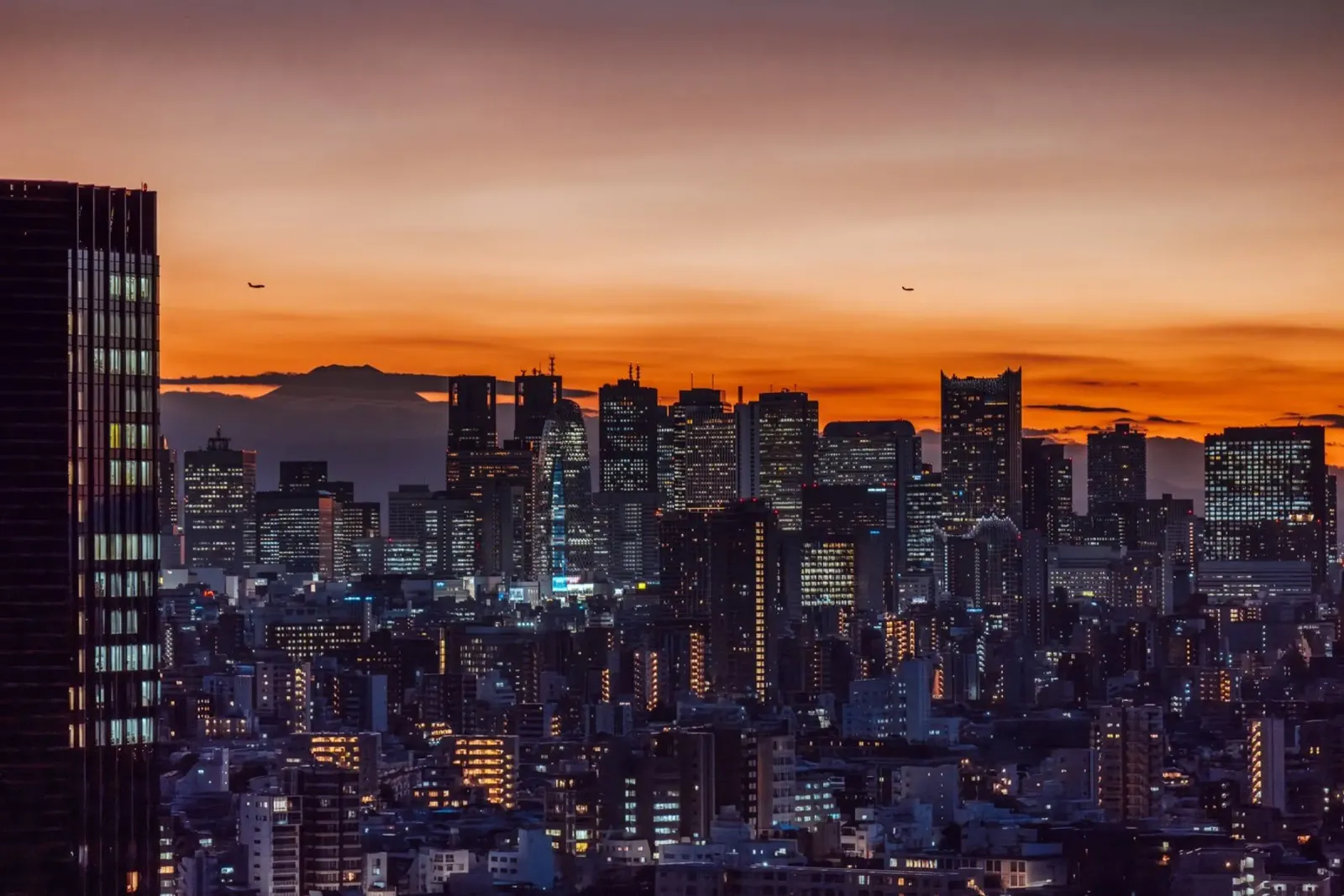 Zonsondergang in Tokio met Mt. Fuji canvas van Marcel Bisig