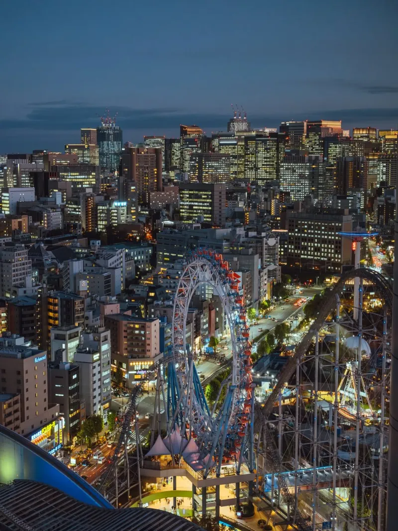 Noria del Anochecer de Tokio lienzo con Marco flotante de Marcel Bisig
