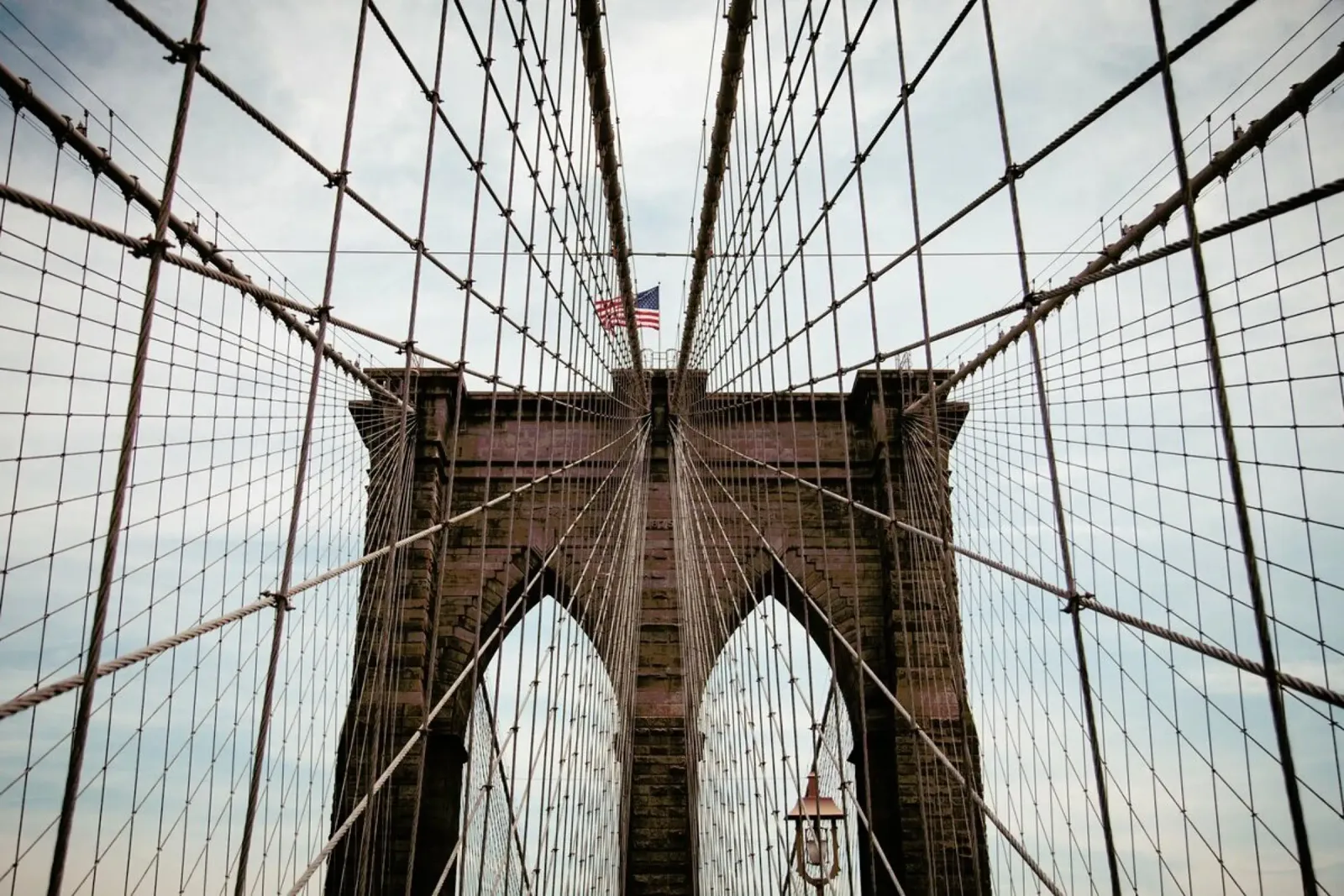 Brooklyn Bridge pellicola backlit da Flo Klein