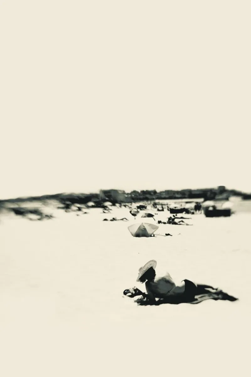 Lady On The Beach alluminio dibond da Ingrid Beddoes
