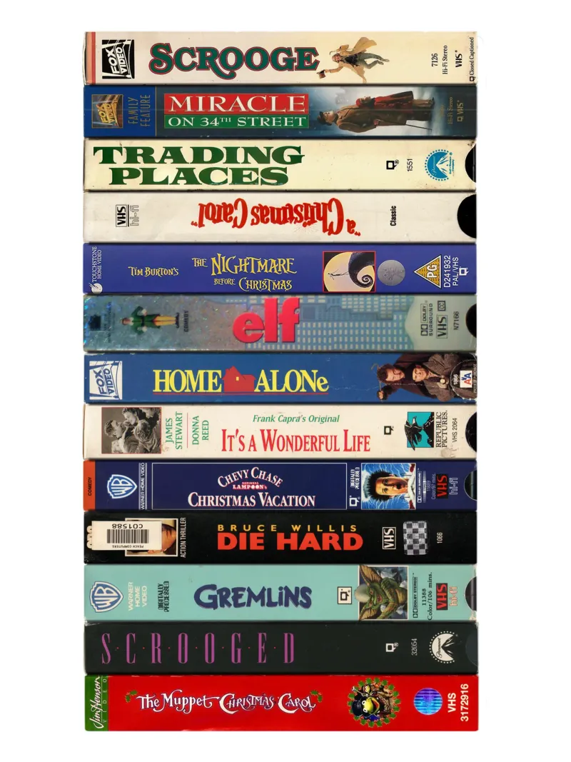 Las mejores películas de Navidad - VHS Print poster con marco de plástico de MrMustardPrints