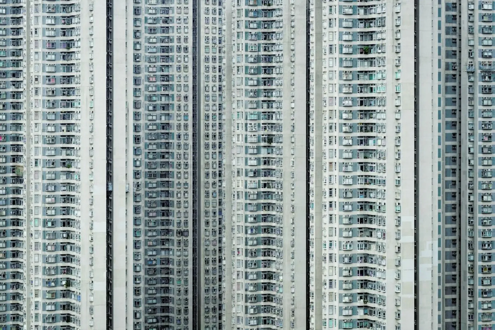 Propinquity Hong Kong 3 pellicola backlit da Simon Butterworth