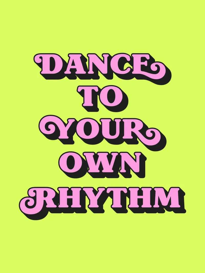 Tanz in deinem eigenen Rhythmus Zitat (neongrüner Ton) Hahnemühle von Paigaam Studio