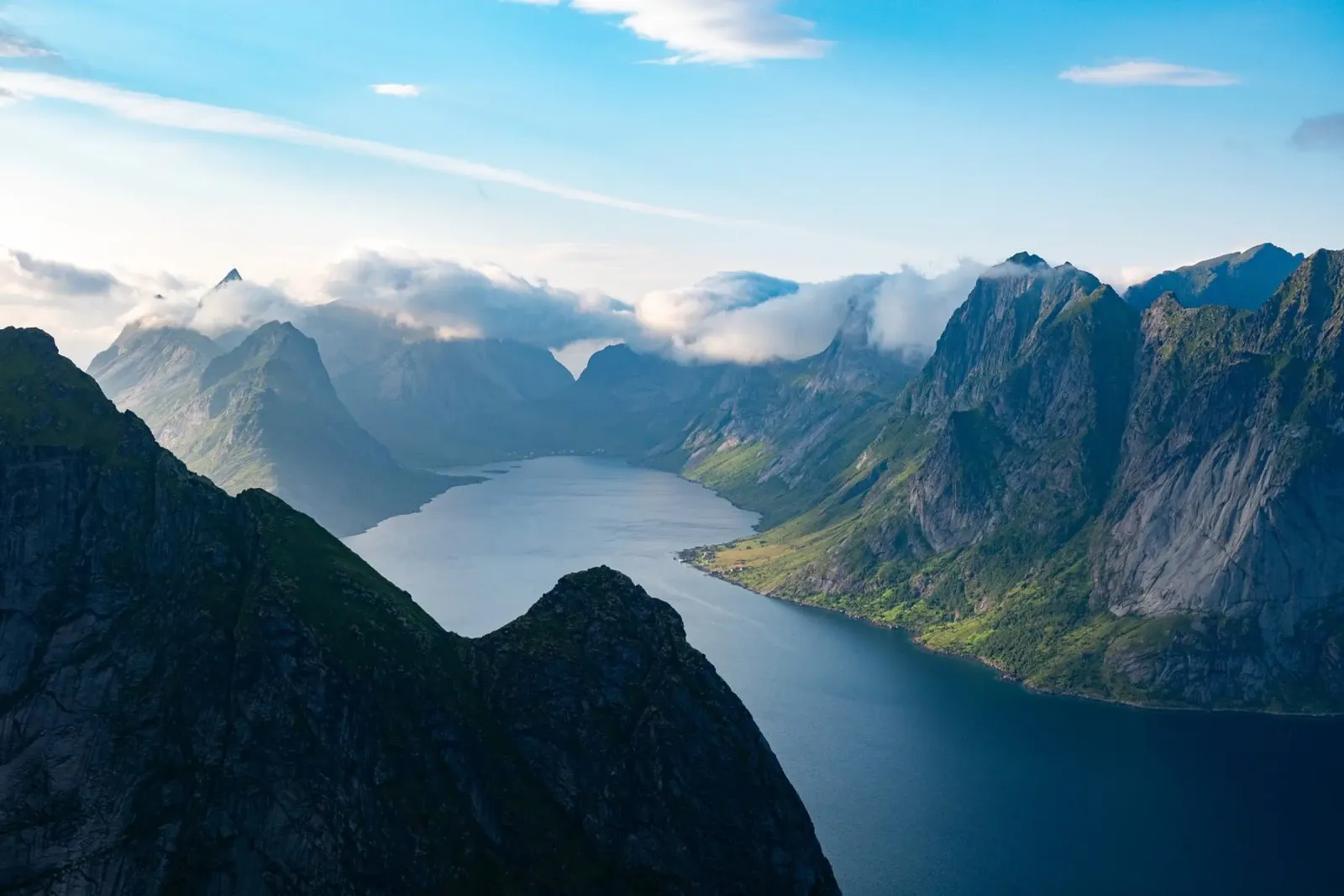 Reinebringen in Lofoten pellicola backlit da anderm
