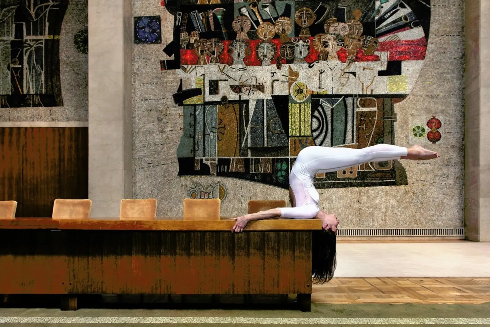 Belgrade #4 pellicola backlit da The Urban Yoga
